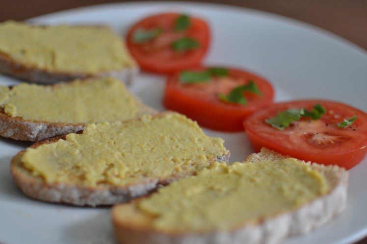 bread with tomato slices